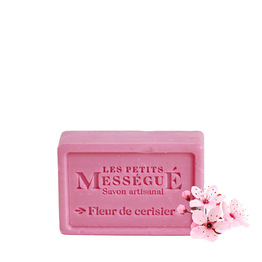 Savon fleur de cerisier Une d&eacute;licate parenth&egrave;se florale au quotidien.